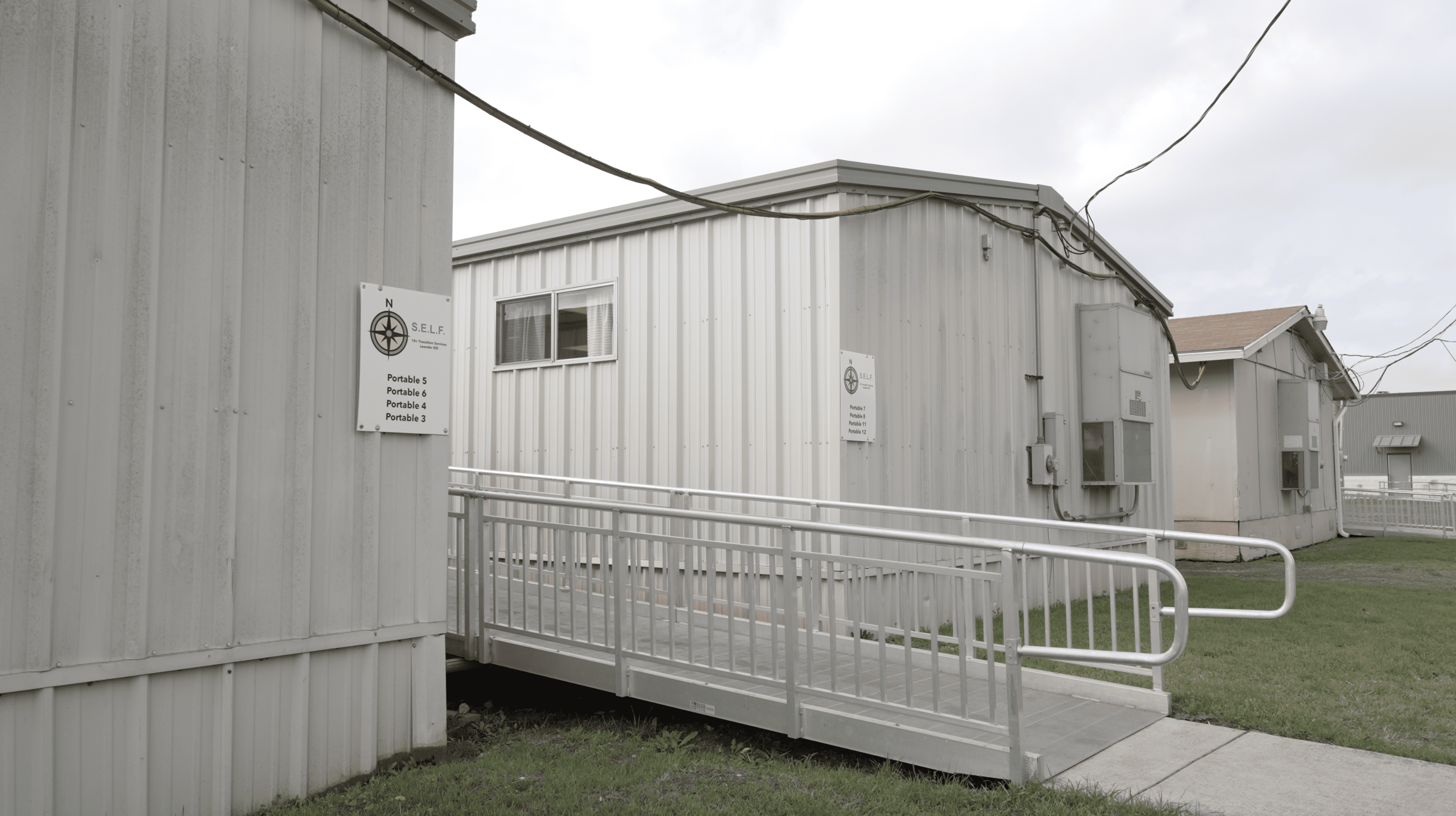 18+ services exterior