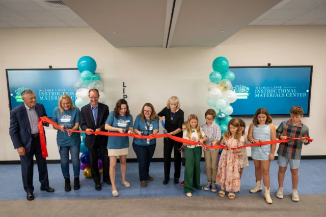 🎉✂ We officially cut the ribbon on the new Linda Lippe Instructional Materials Center -- a space dedicated to innovation and learning!

Linda Lippe served Leander ISD for 31 years and pioneered ready-made science kits for every elementary classroom -- ensuring all students have access to the same high-quality, hands-on learning opportunities. 💡📚

The new center provides nearly six times as much space to carry forward her vision, supporting teachers and inspiring students for years to come.

BIG thanks to our community for making this possible with the 2023 Bond!

📸 MORE PHOTOS: http://bit.ly/42PVr1n