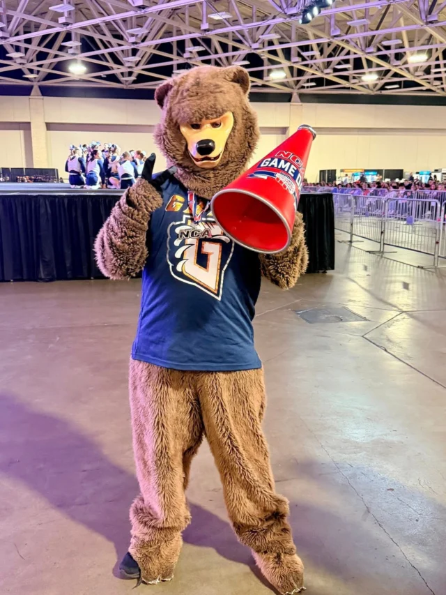 🐻 🧡 📣 History made for Glenn High School! 

Huge shoutout to Gabe the Gizzly, Glenn High School's mascot, for earning an impressive second place in the NCA State of Texas Regionals! Now, he's on his way to the NATIONAL competition in January to represent Glenn and Leander ISD. 

👏 Congratulations to Gabe and the entire team that made this accomplishment possible! We are so proud to have the second-best high school mascot in Texas right here in #1LISD.