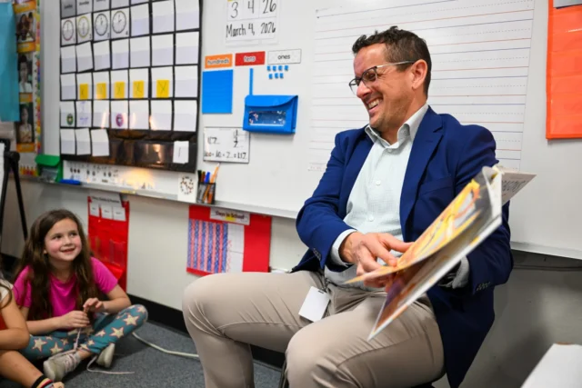📚 💙 💛  Sharing a love of reading! 

Dr. Clark, Leander ISD Acting Superintendent, had a wonderful time reading to first graders at Block House Creek Elementary School this week. The class read a fun story called "Dragons Love Tacos" with tons of laughs and smiles to go along with the special visit. 🌮 🐉 🤩 

It was a great reminder of the joy that reading together can bring. Thanks to the students and staff at Block House Creek for the warm welcome!
